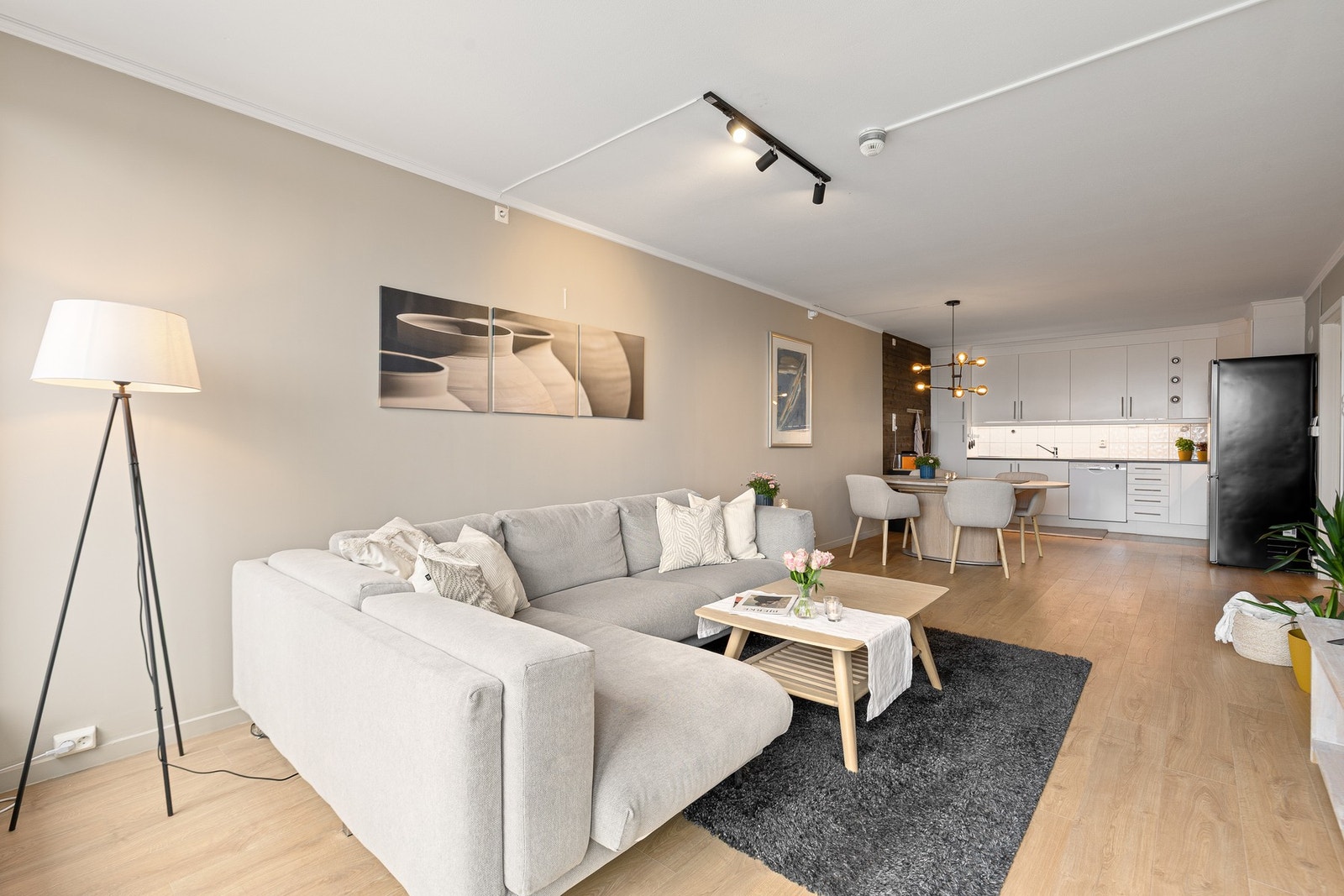 Leiligheten ligger i byggets 3. etasje. Galleribilde
