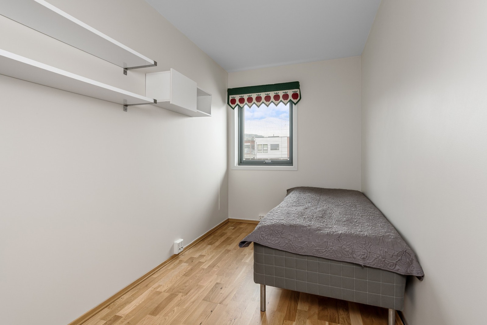 Soverom nr. 3 med plass til garderobeskap. Galleribilde