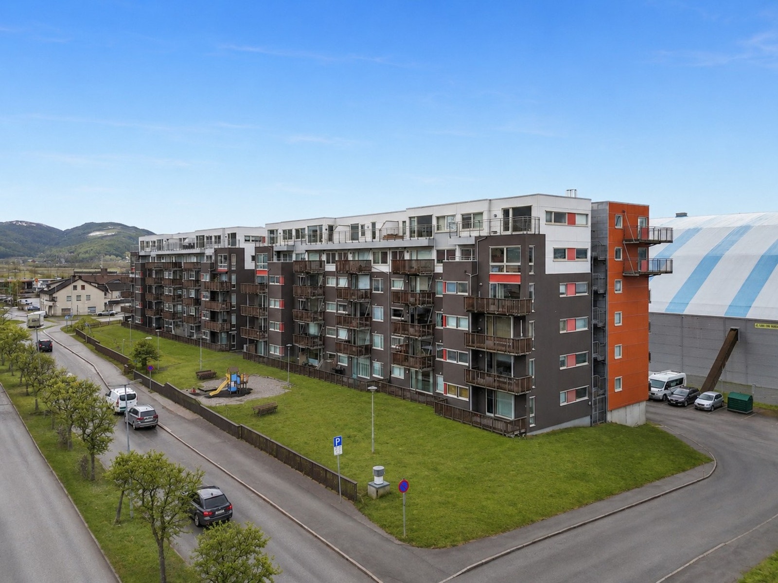Eiendommen ligger sentralt til ved Bodø Spektrum og City Nord. Galleribilde