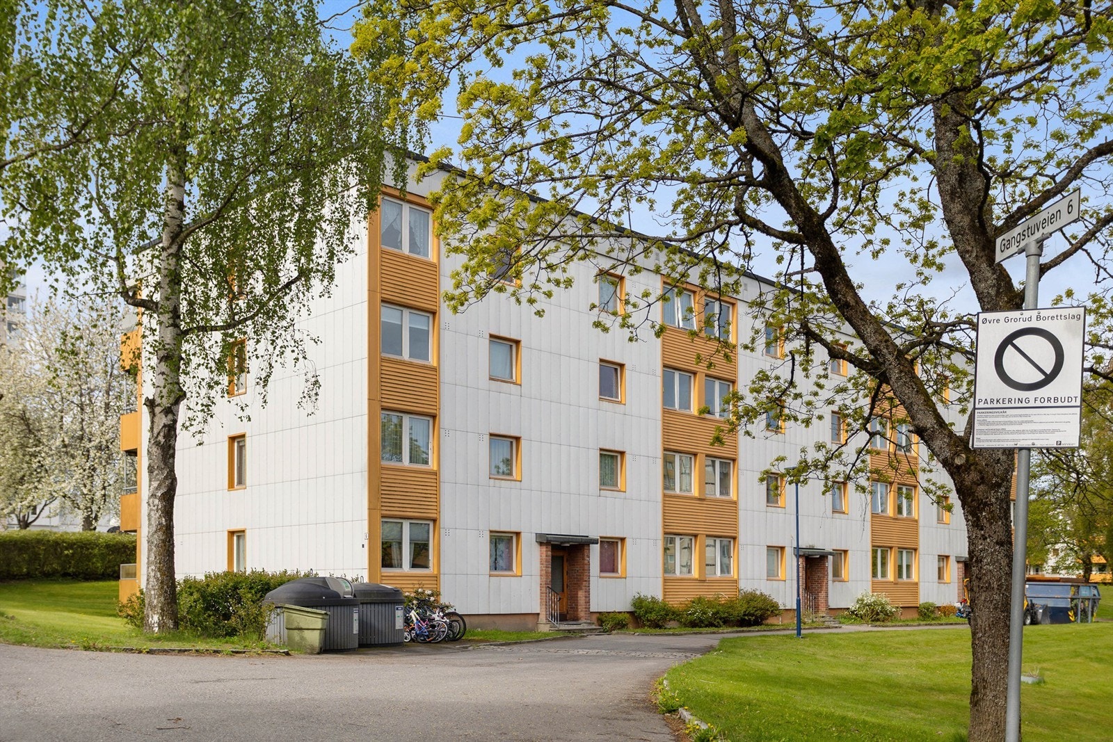 Leiligheten ligger i et veletablert og rolig borettslag på Nordtvet. Galleribilde