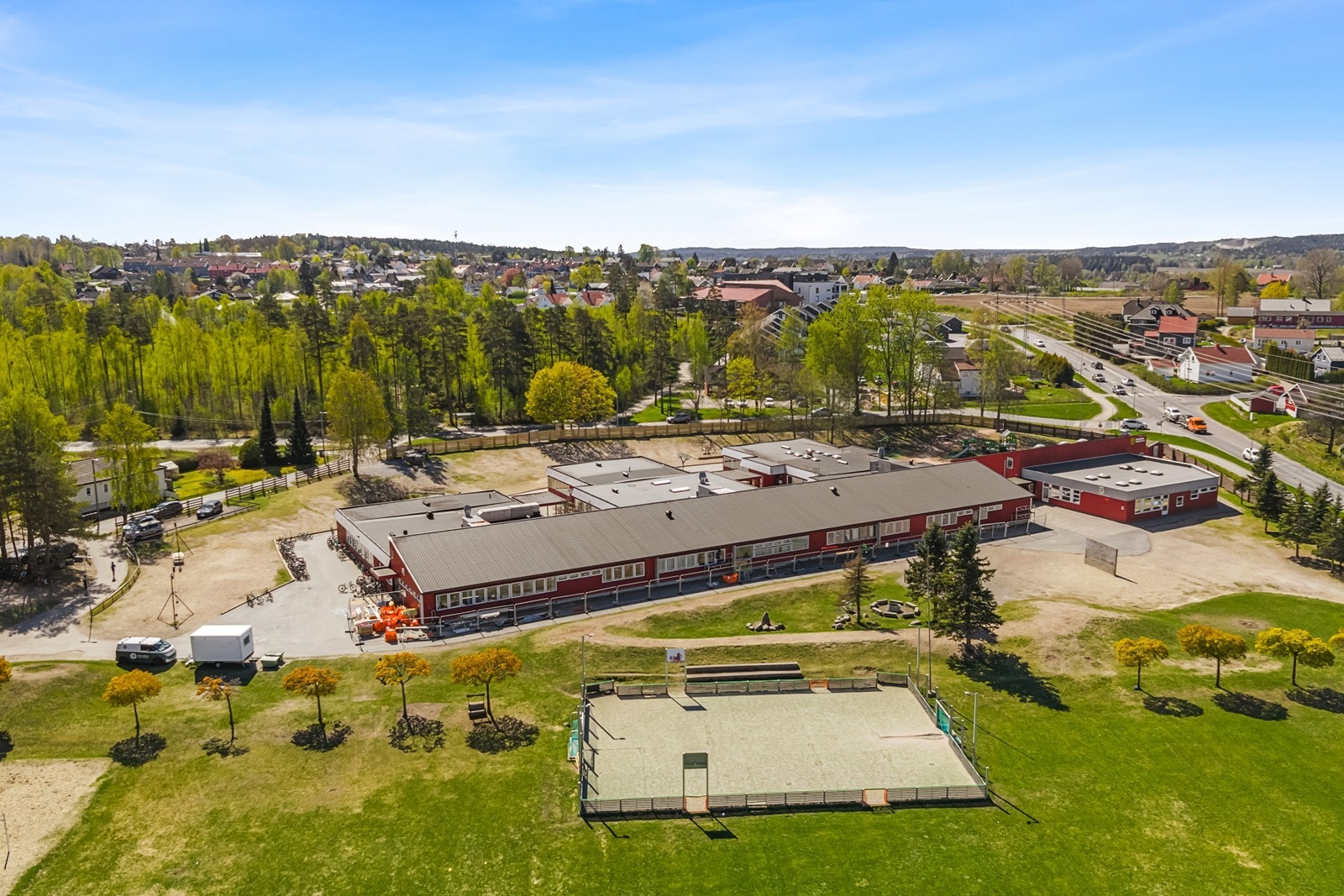 Fra boligen er det kun 4 minutters gange til Borgen barneskole. Galleribilde