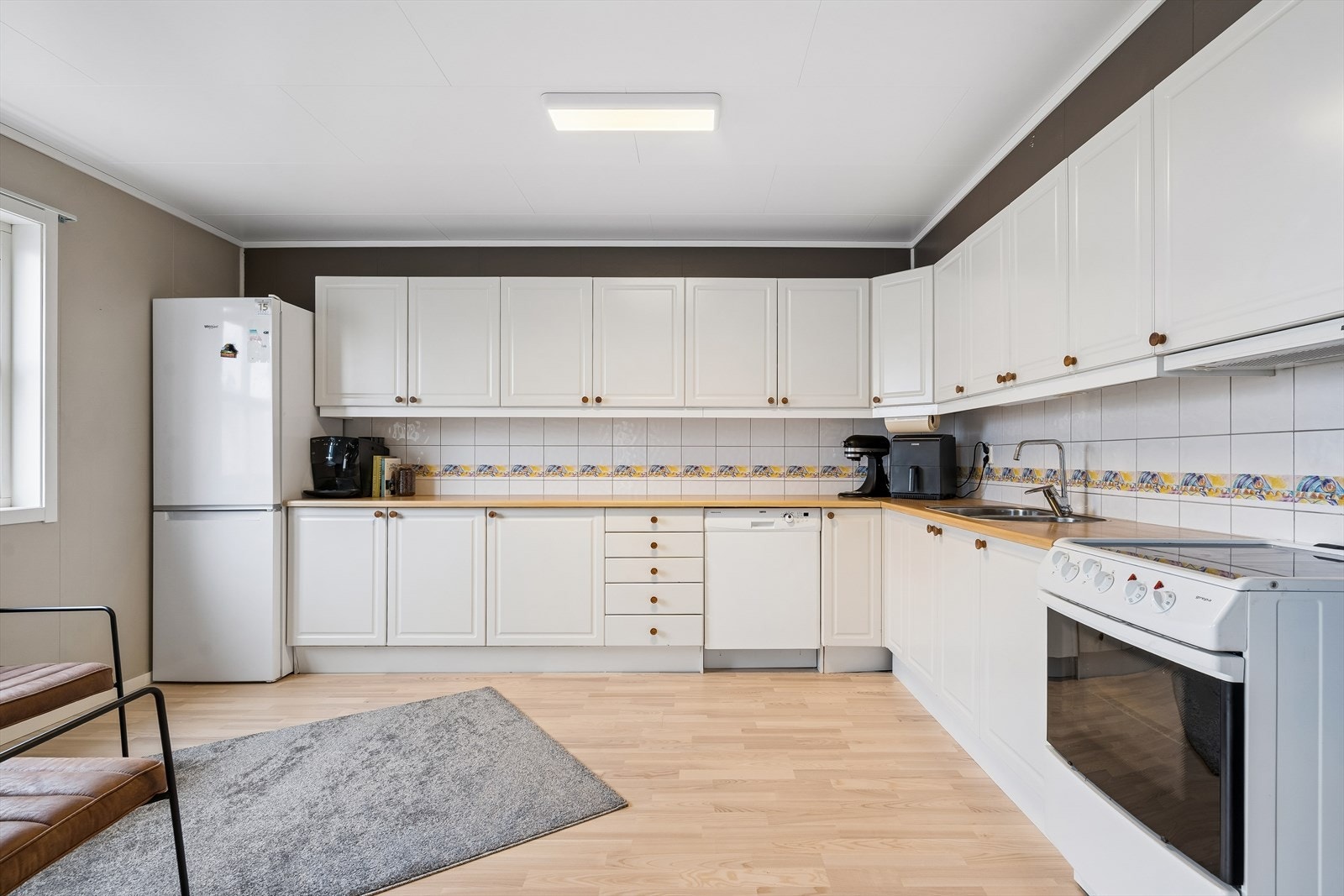 Boligen er meget innholdsrik med 3 soverom, innvendig bod, bad og romslig stue og kjøkken. Galleribilde