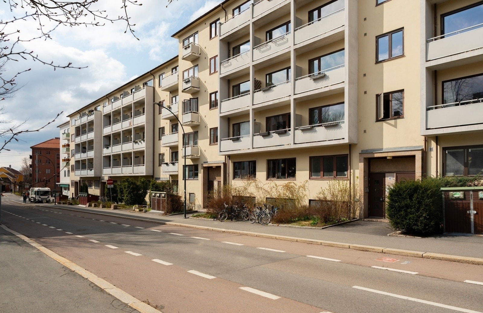Inngang fra Sandakerveien. Galleribilde