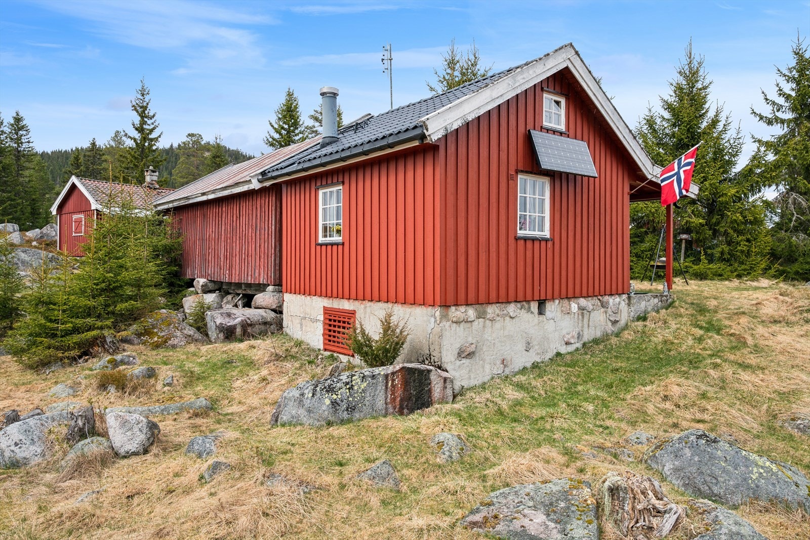Hytta ble renovert i 2007 og oppleves som godt ivaretatt. Galleribilde