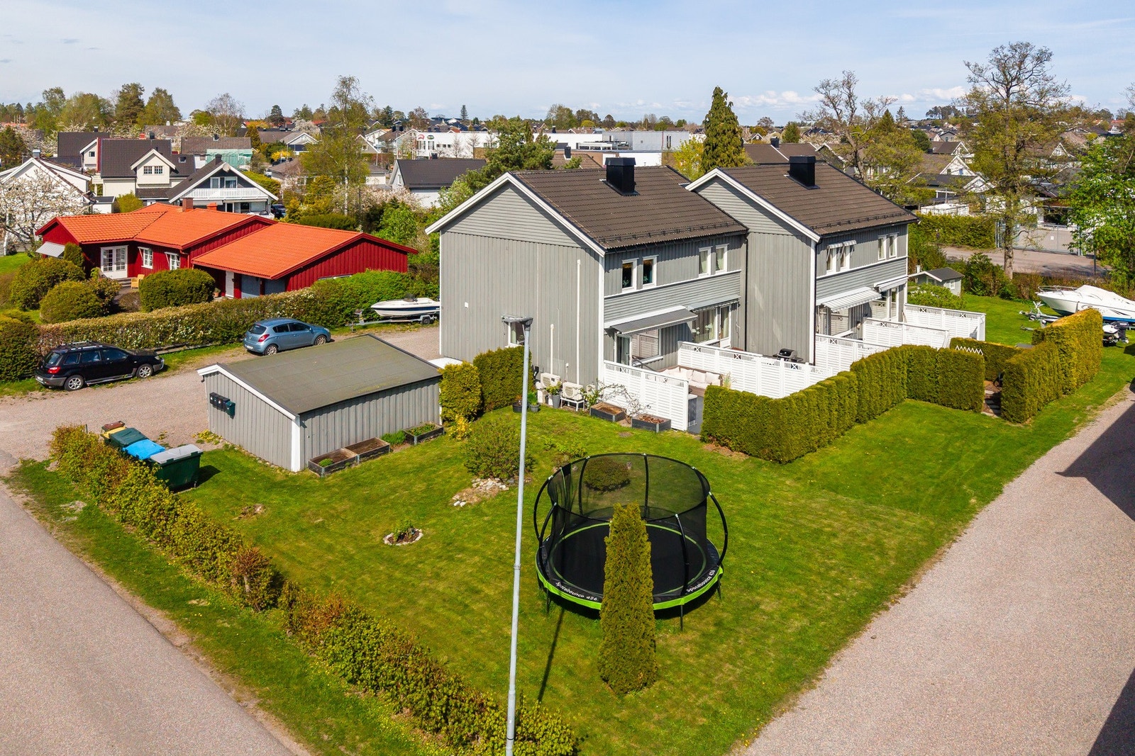 Hyggelig enderekkehus med grønne omgivelser Galleribilde