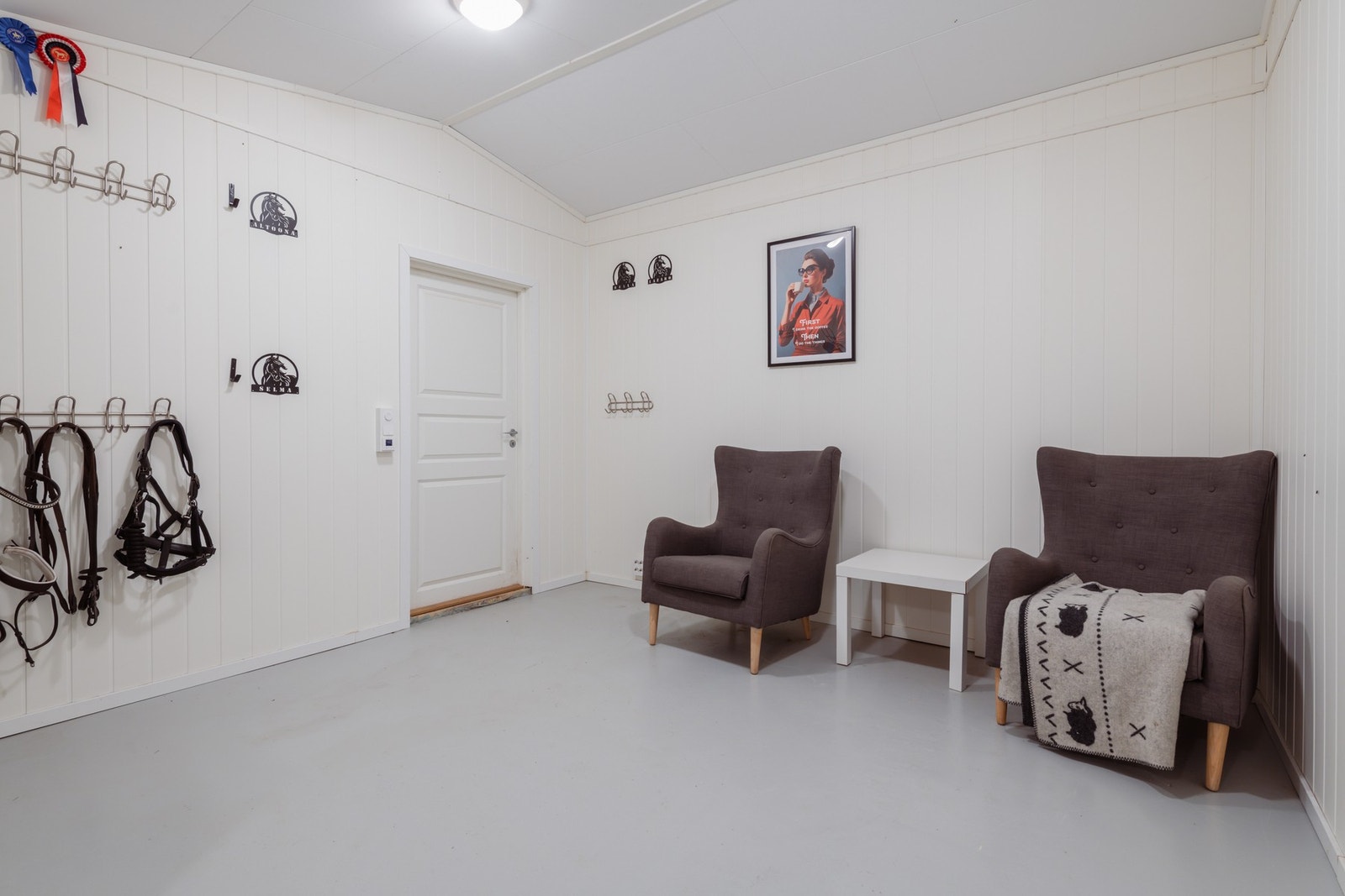 Ypperlig rom til både trygg lagring av utstyr og en avslappende kaffekopp. Galleribilde