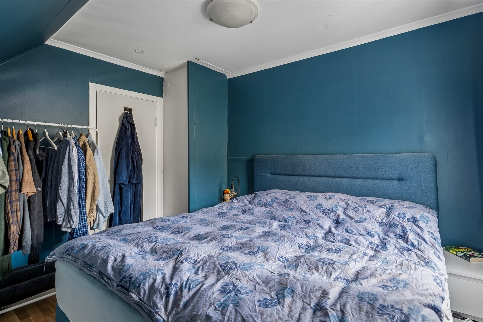 Eitt av fire soverom på loftet Galleribilde