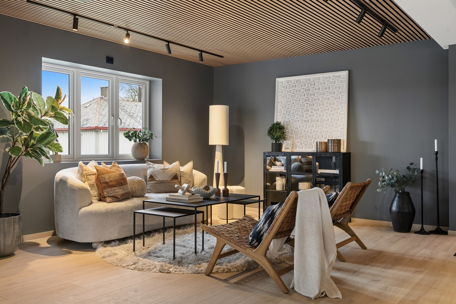 Boligen varmes opp med elektriske panelovner og varmekabler. Galleribilde