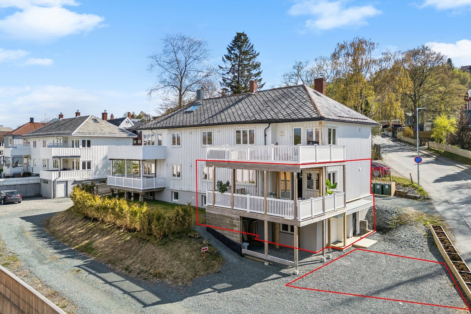 Velkommen til en nyoppusset 5-roms leilighet (1/4-part) på 150KVM i Jebeveien 2! Galleribilde
