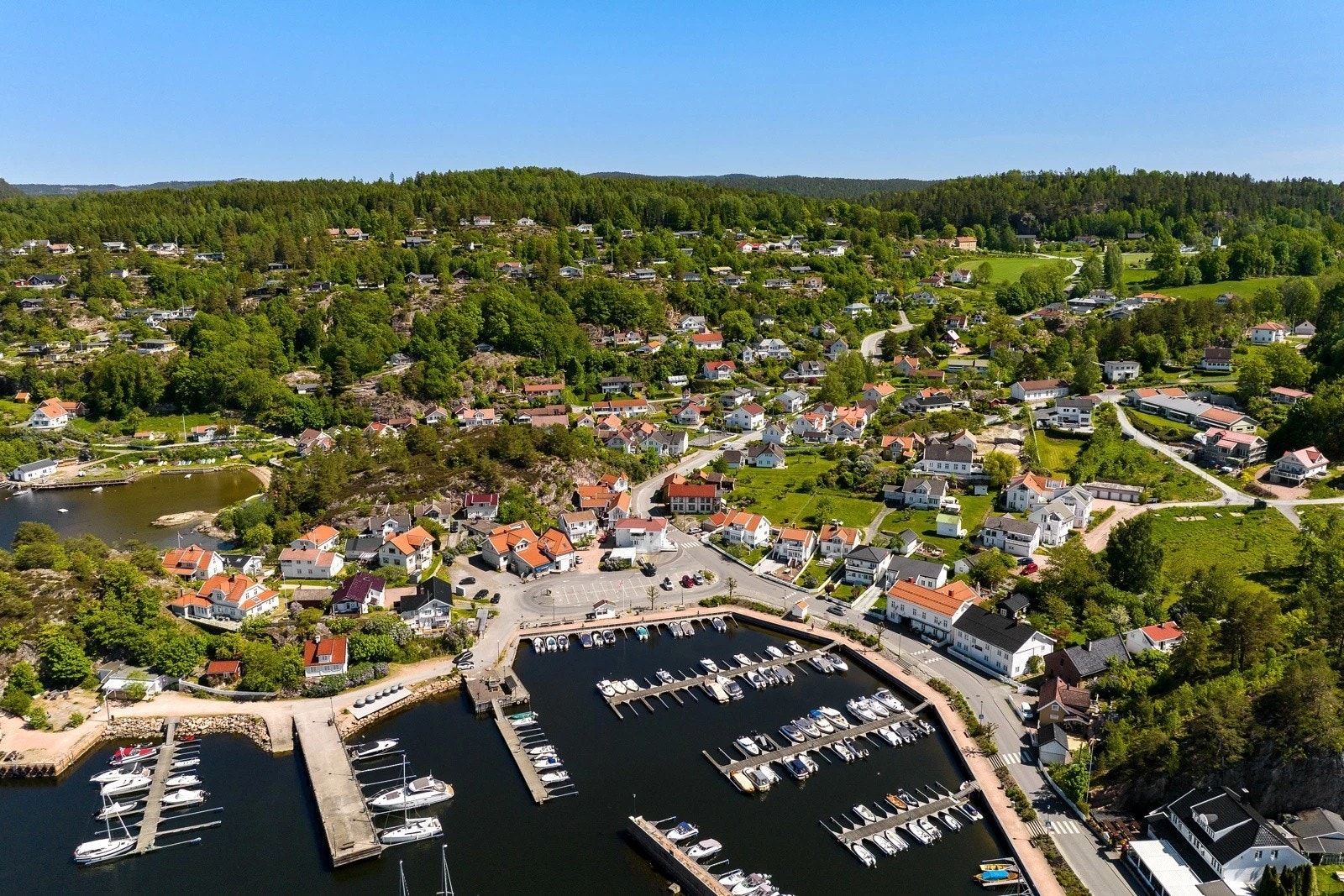 Dronefoto av Holmsbu - En kort kjøretur fra hytta Galleribilde