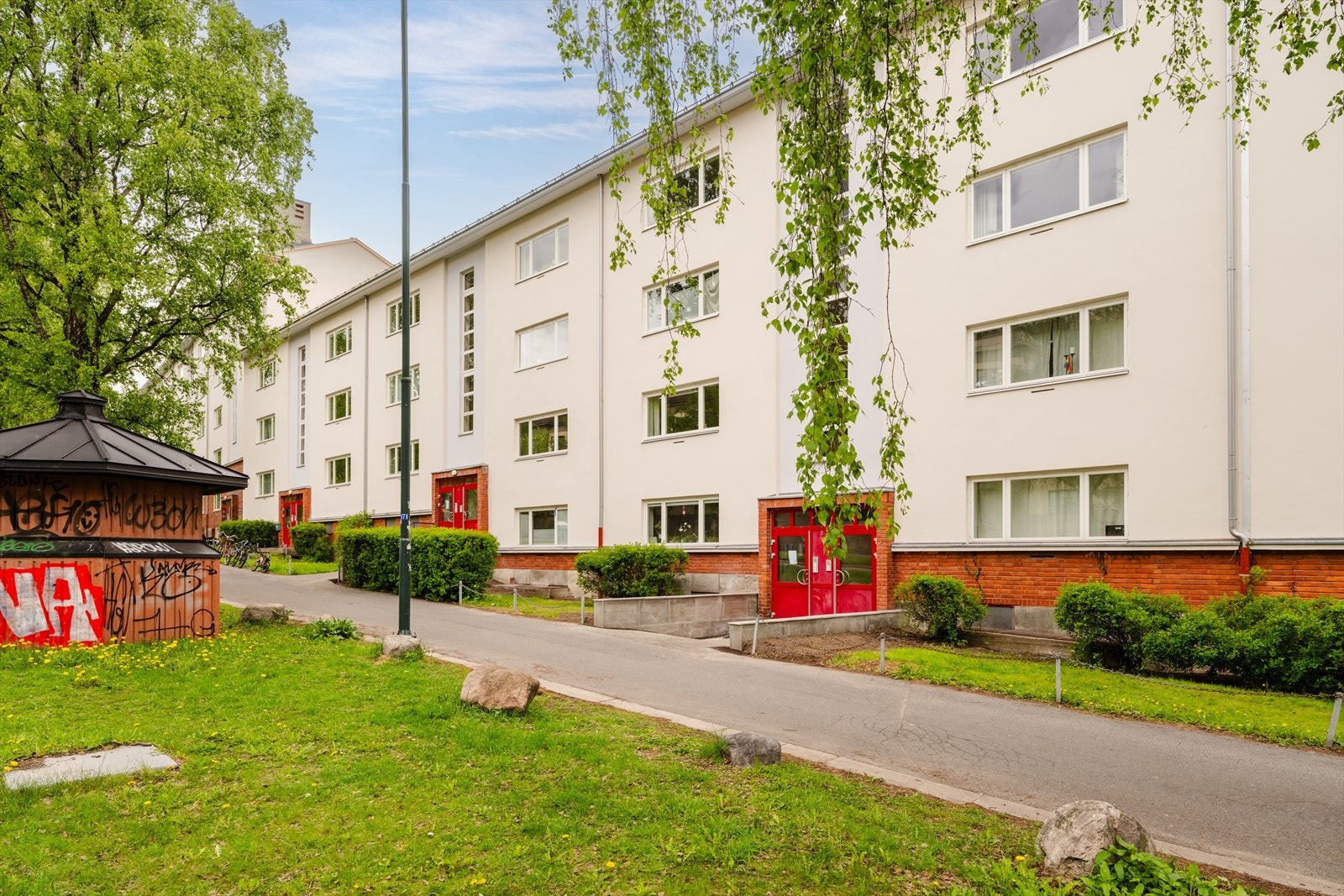 Leiligheten ligger i et svært sentralt og attraktivt område ved Alexander Kiellands plass, et populært knutepunkt mellom St. Hanshaugen, Sagene, Iladalen og Grünerløkka. Galleribilde