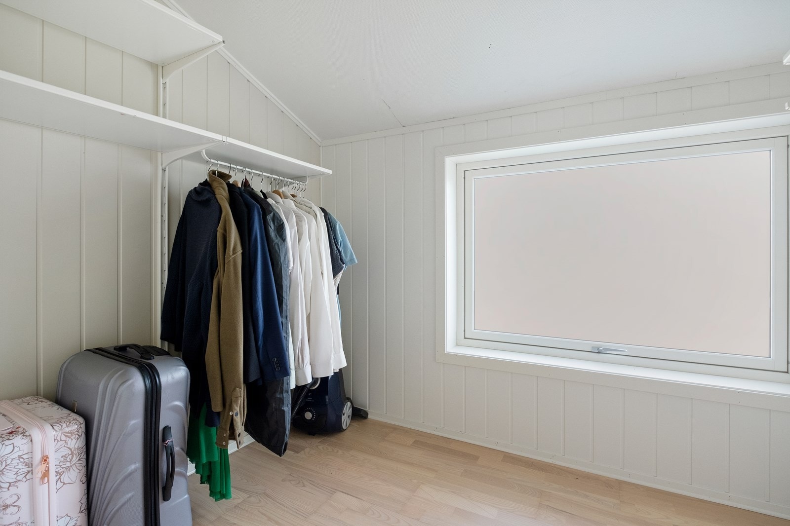 Walk-in closet Galleribilde