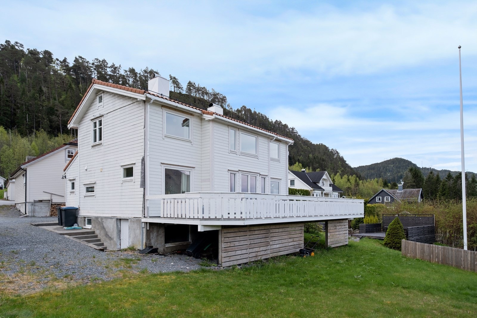 Enebolig i attraktivt og barnevennlig område i Skog og Lund på Sjøholt Galleribilde