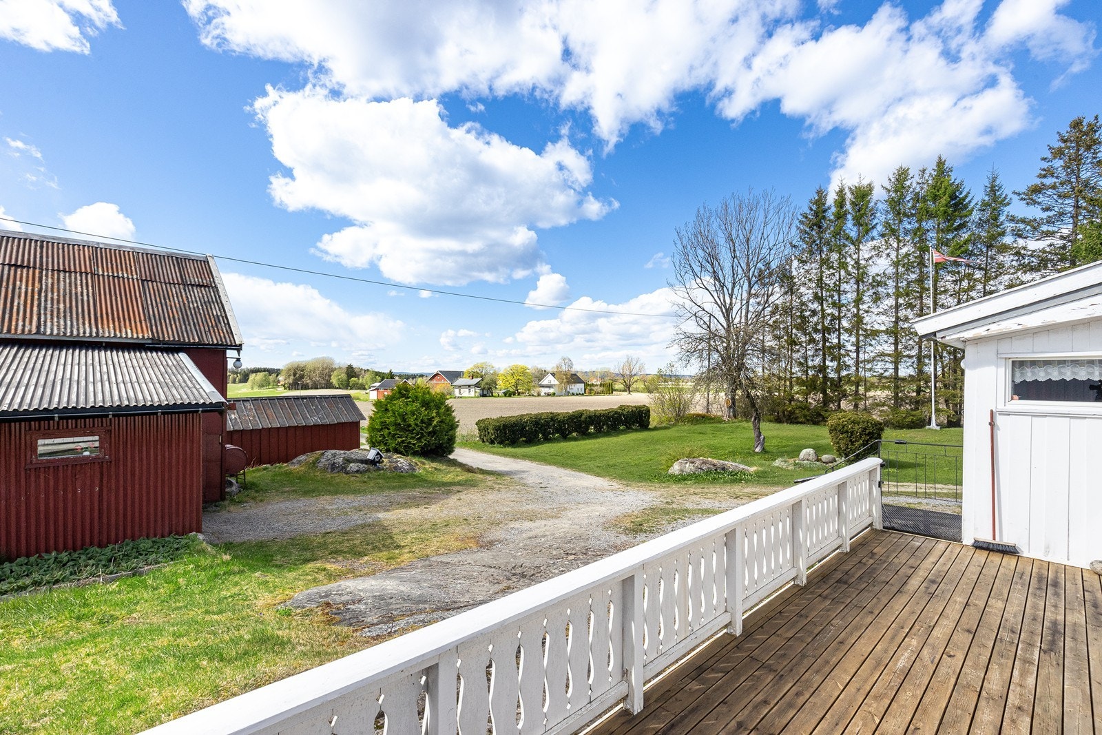 Vestvendt terrasse på 15 m². Galleribilde