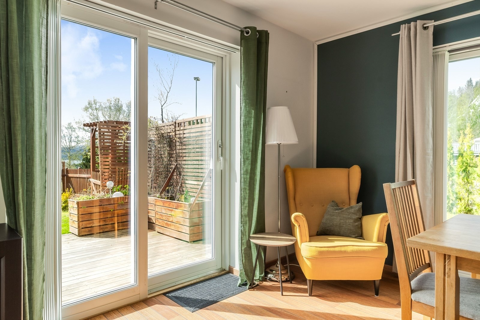 Fra stuen er det utgang til en terrasse på 22 m². Galleribilde
