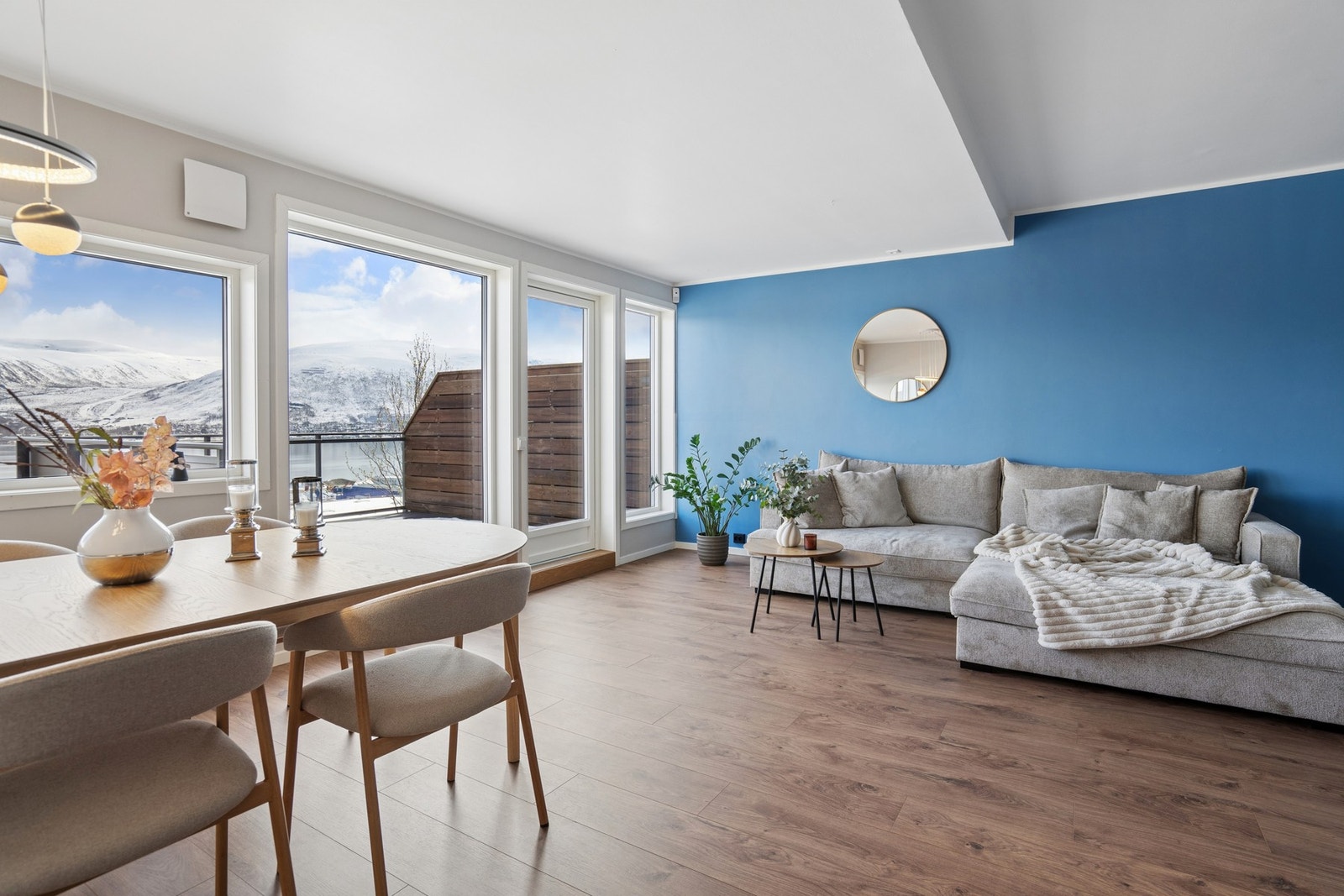 Den åpne planløsningen gir fleksible møbleringsmuligheter. Galleribilde