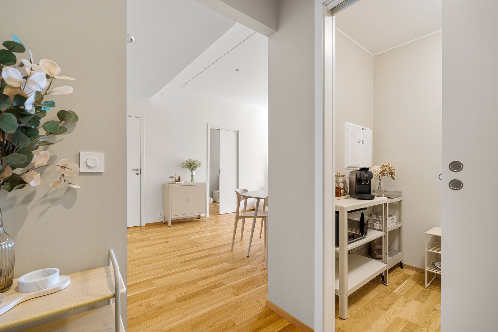 Praktisk bod i leiligheten for oppbevaring. Galleribilde