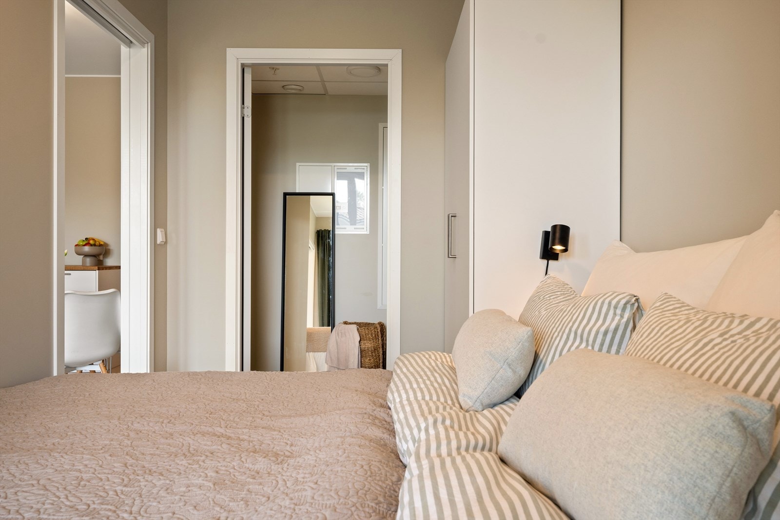 I tilknytning til soverom er en innvendig bod/walk-in closet! Galleribilde