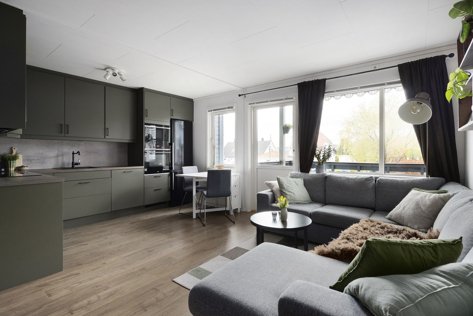 Her kan du flytte rett inn i en pen og velholdt leilighet. I tilstandsrapporten er det ingen forhold som er vurdert til TG2/TG3. Galleribilde