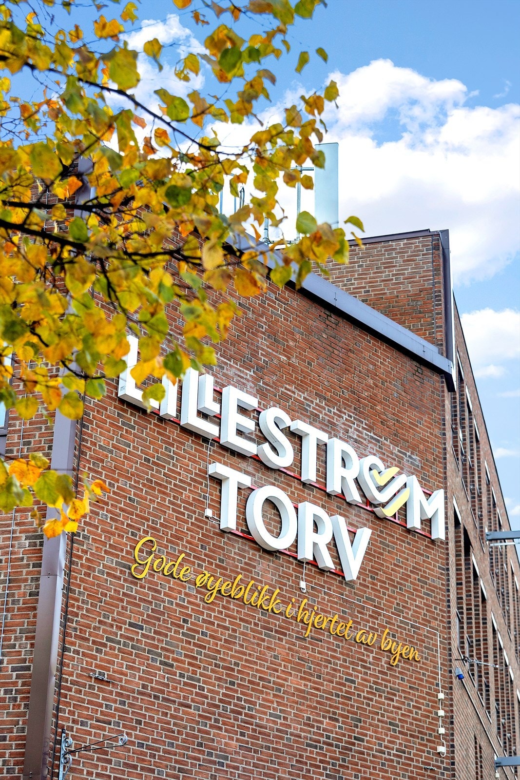 Kort vei til Lillestrøm Torv med et godt utvalg av forretninger. Galleribilde