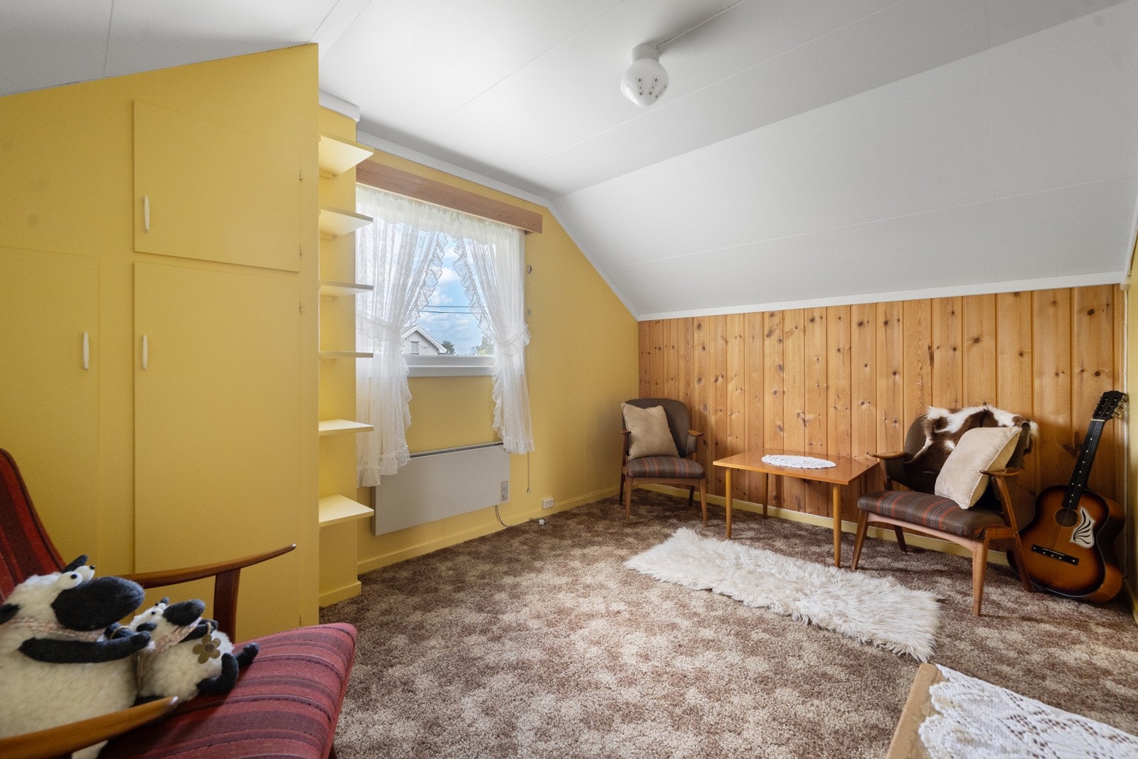 Innredet rom II i loftsetasjen (brukt som soverom) Galleribilde