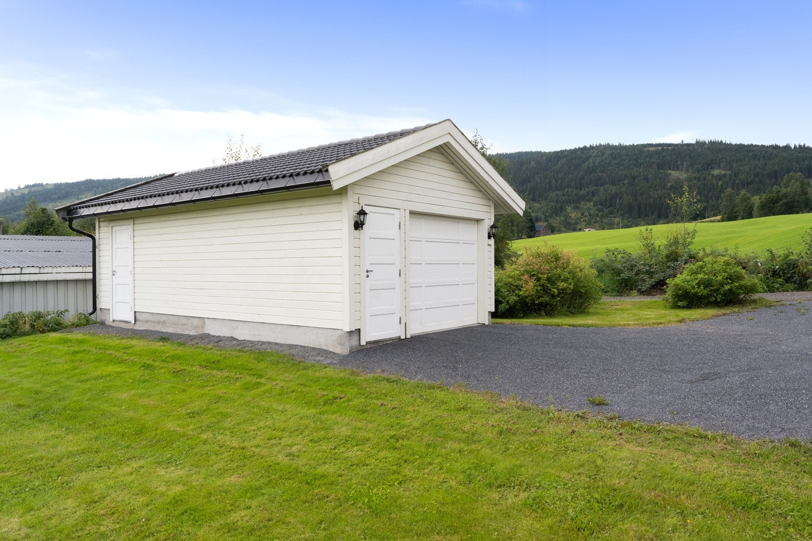 Garasje oppført 2010 Galleribilde