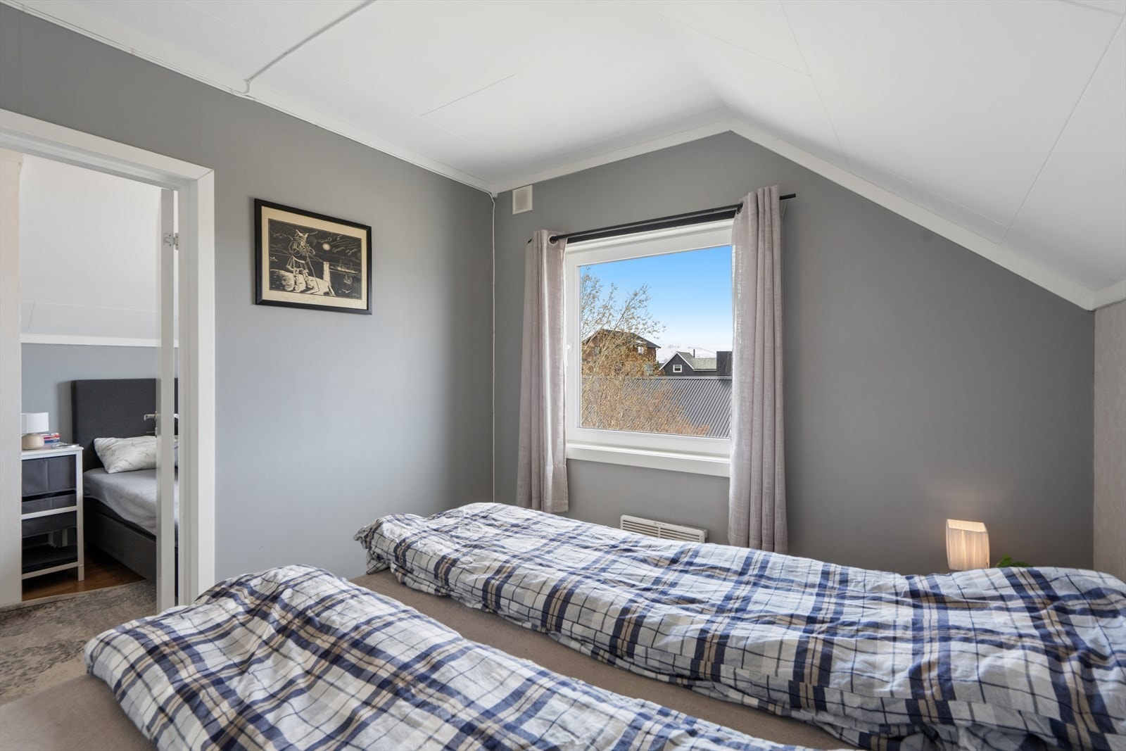 Soverom i 2.etg./loft. Rommet har adkomst via annet soverom Galleribilde