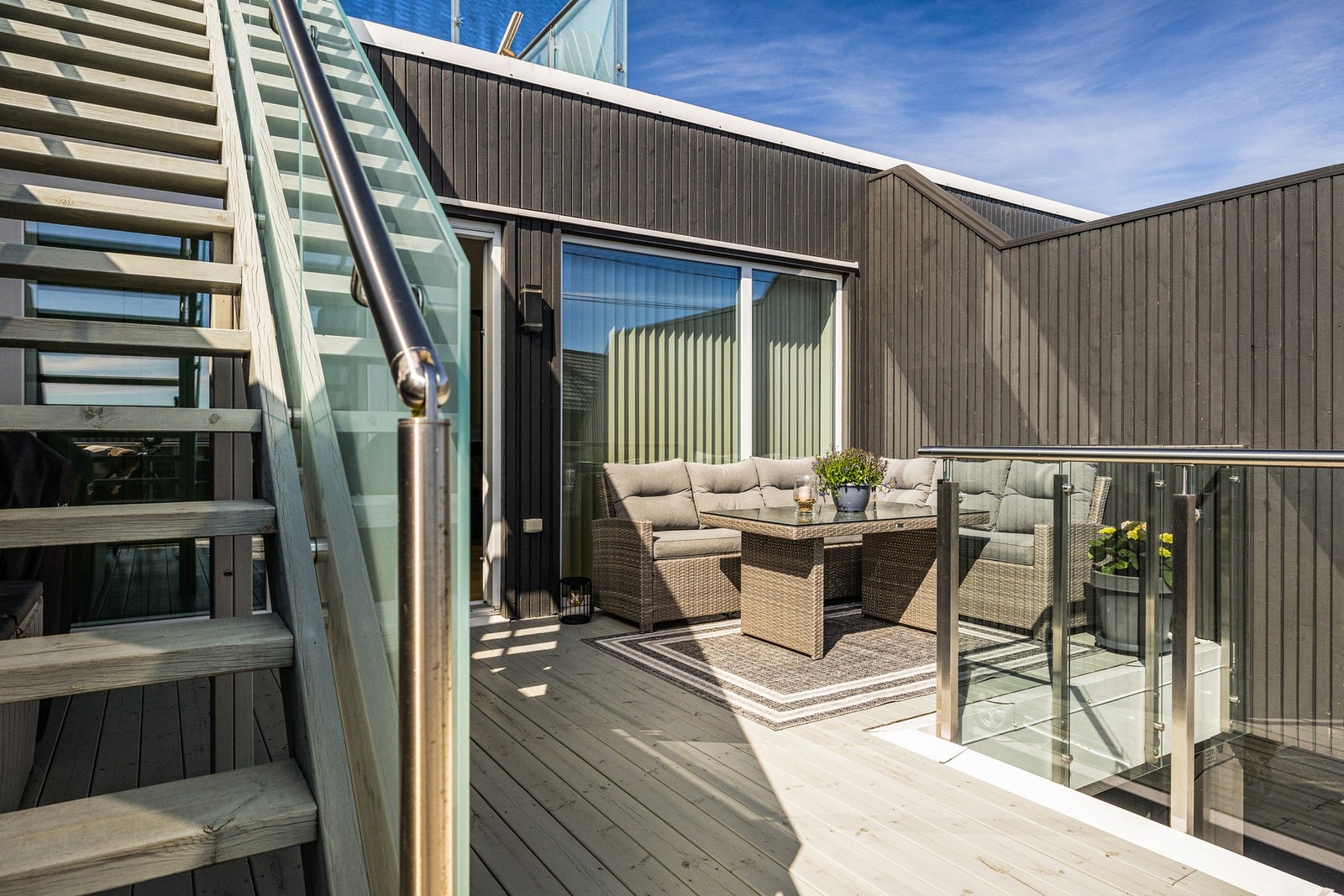 Fra terrassen er det tilgang til egen takterrasse Galleribilde