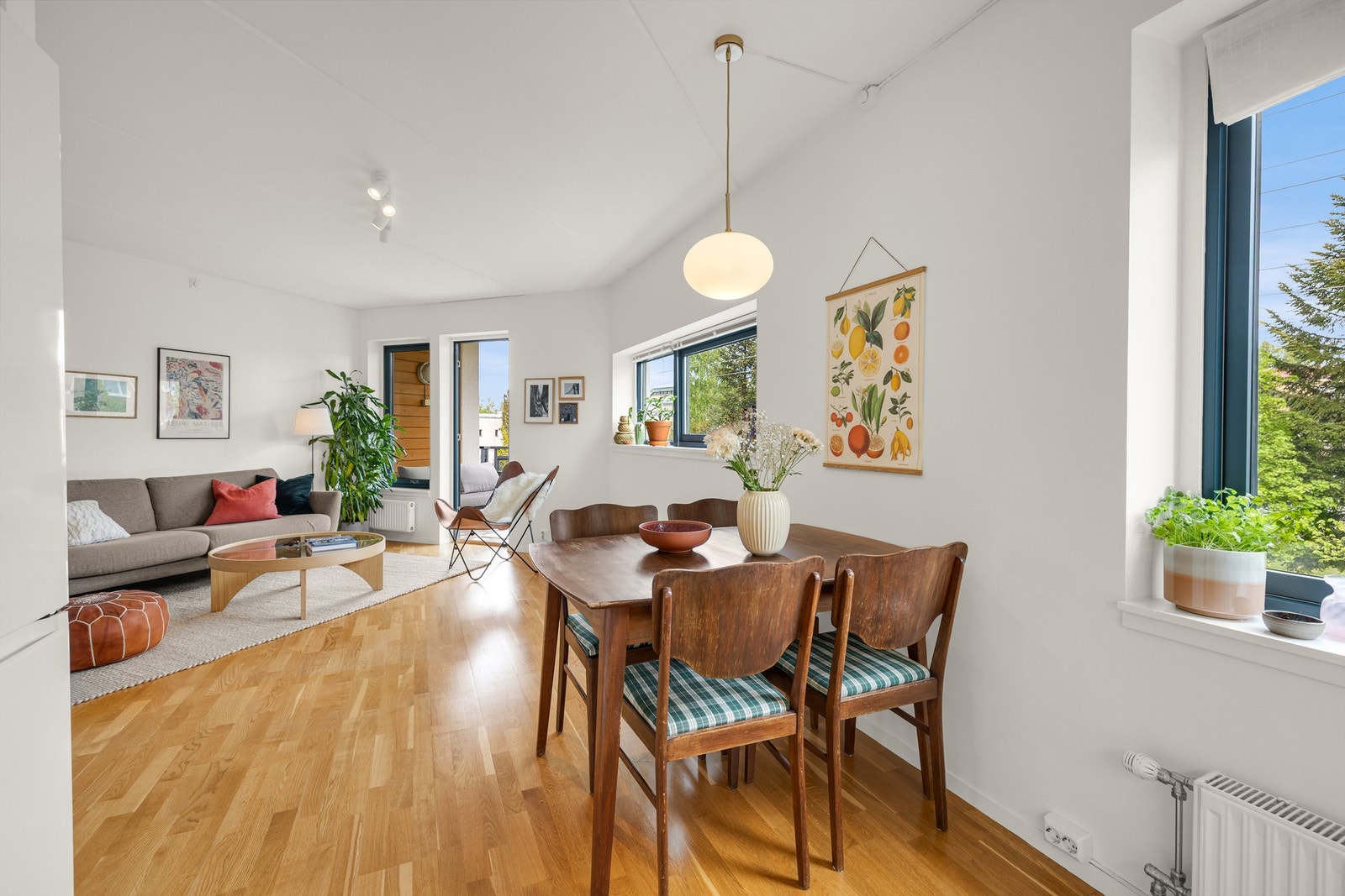 Det er god plass til å innrede med spisestuebord Galleribilde