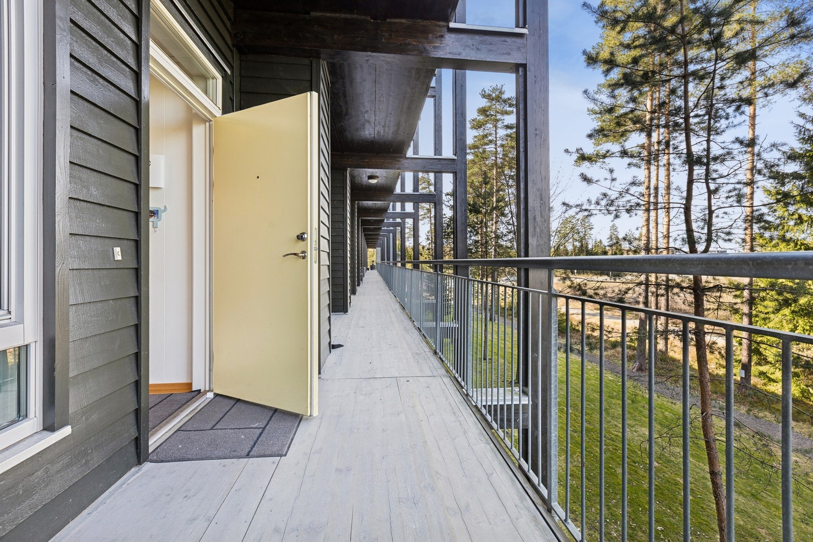 Inngangsparti. Galleribilde