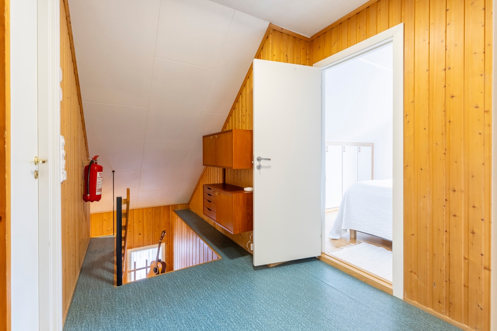 Det er satt inn nye, lette dører med karm til alle soverommene. Galleribilde