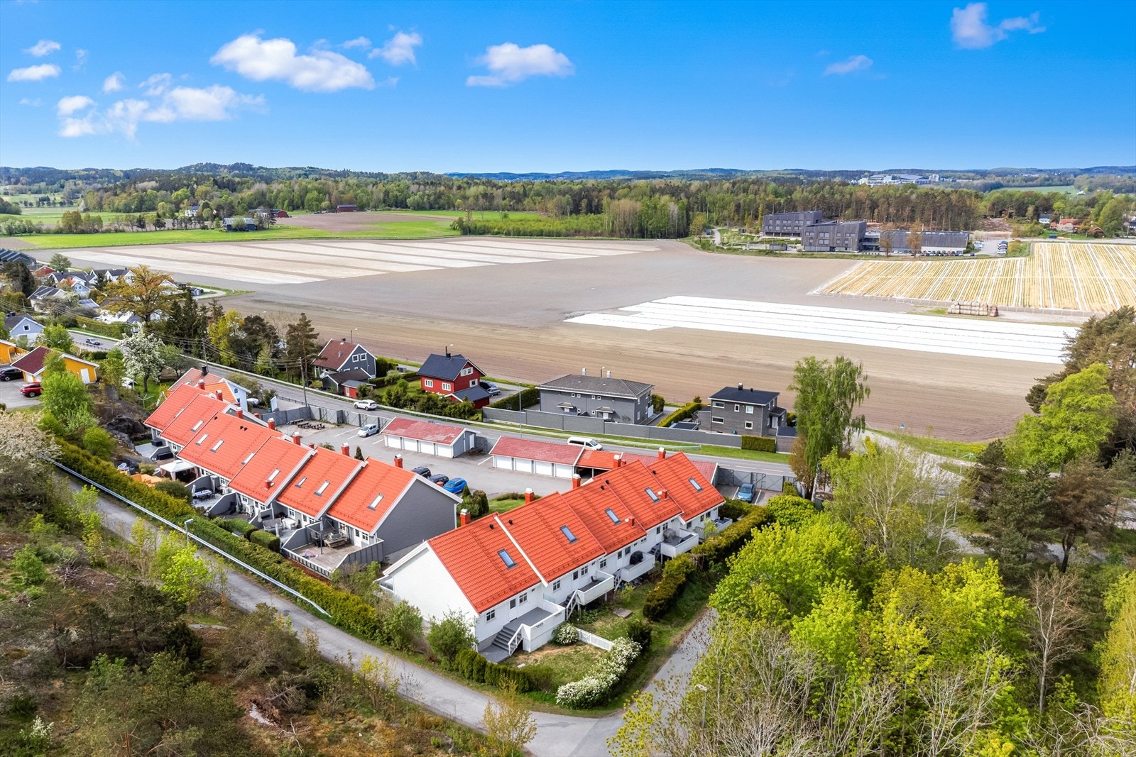 Røsselgata borettslag ligger i et etablert og familievennlig boligområde. Galleribilde