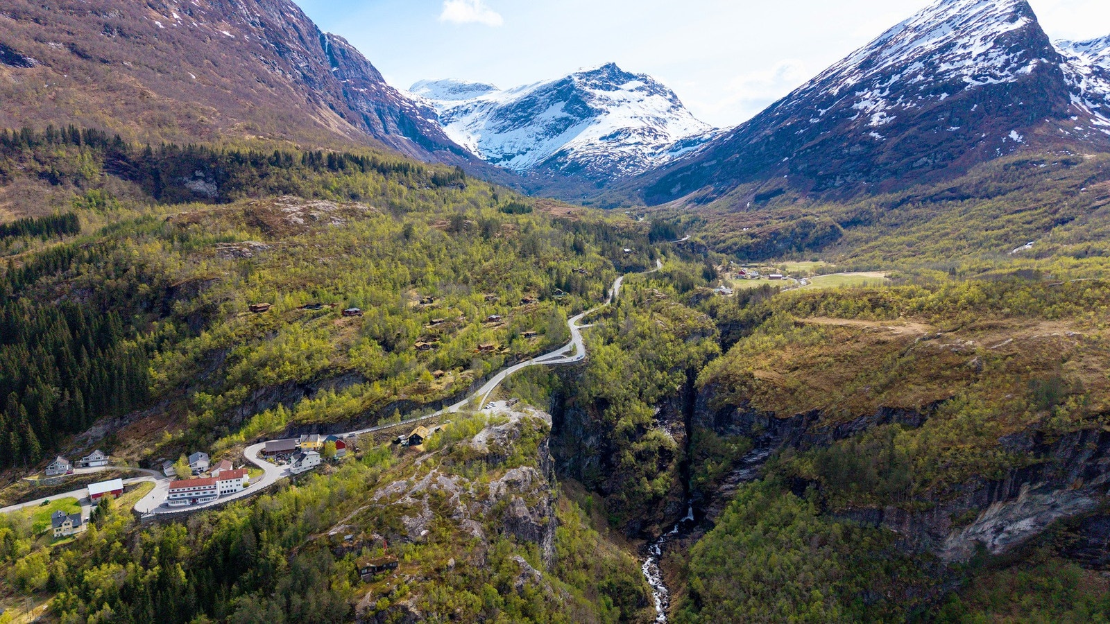 Selv om Geiranger er mest kjent som sommerdestinasjon, byr området også på flotte
vinteropplevelser. Galleribilde