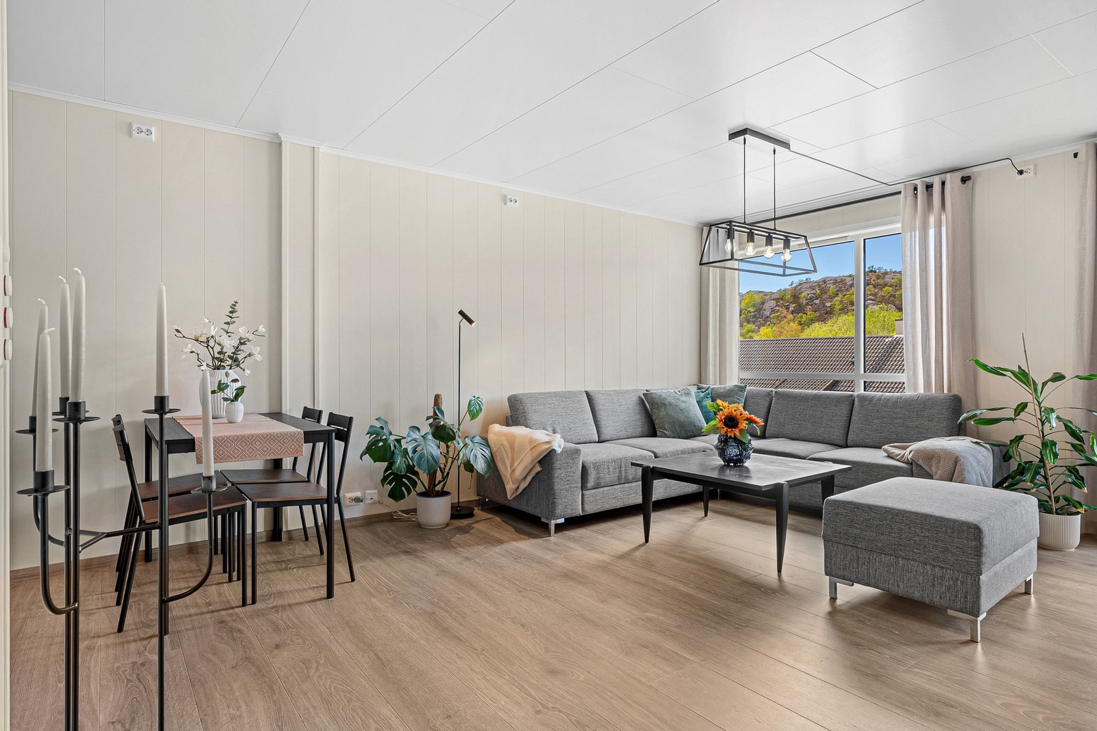 God plass til spisebord Galleribilde