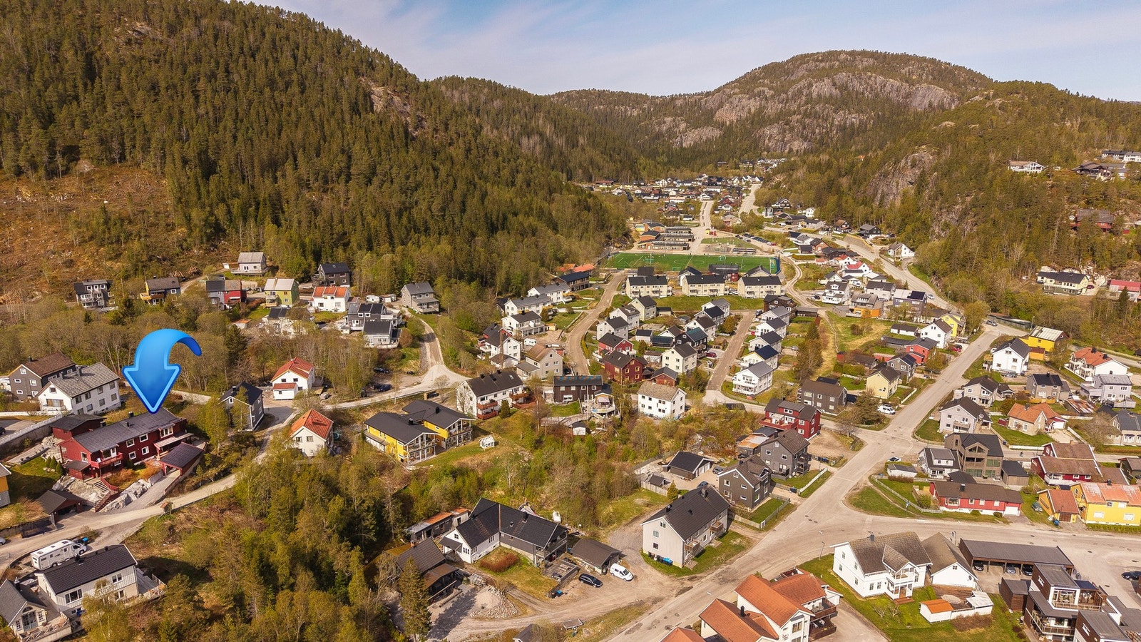 Gangavstand til Gullvikmoen med Vestbyen skole og fotballbane Galleribilde