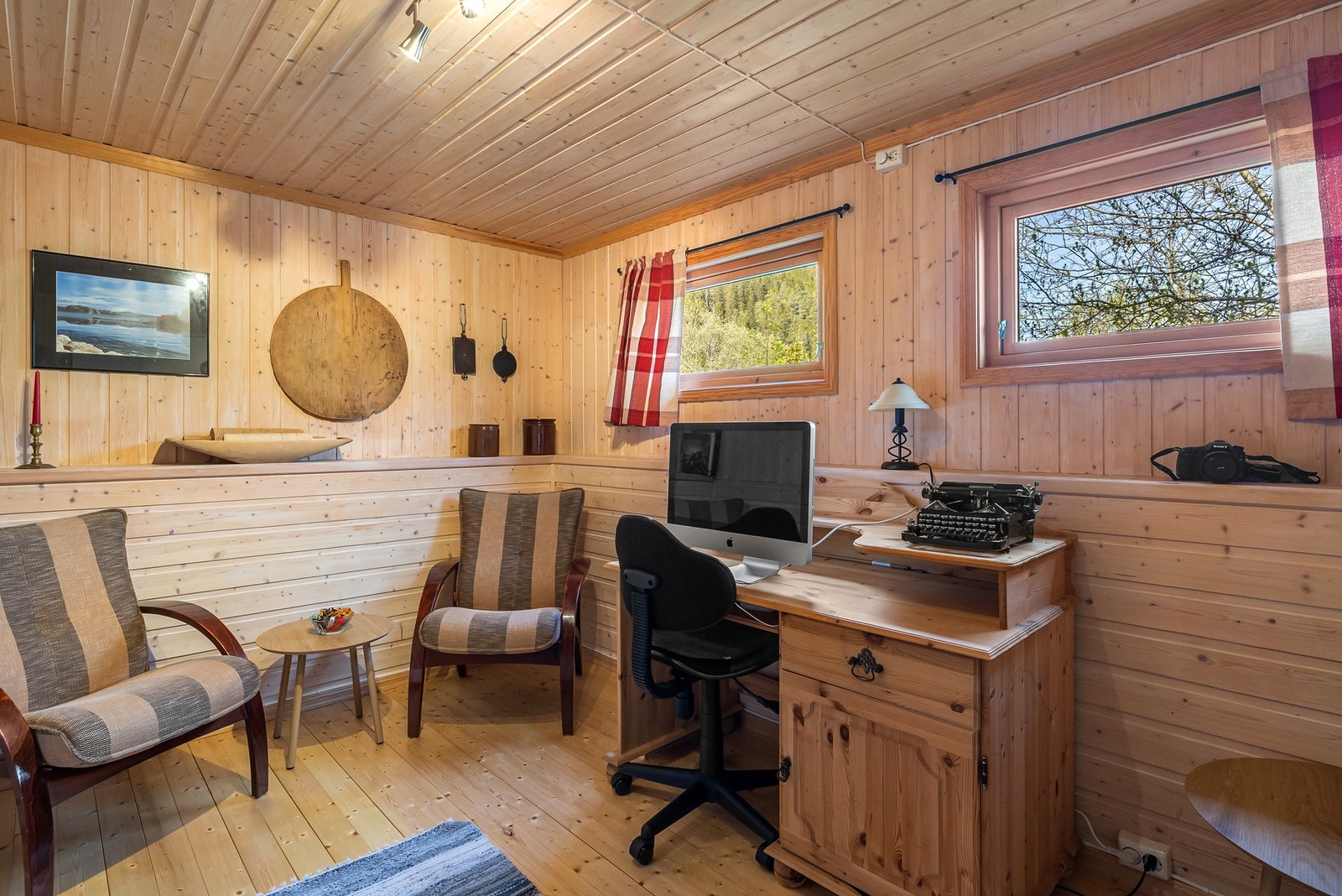 Allsidig hobbyrom med gode bruksmuligheter (Utvendig) Galleribilde