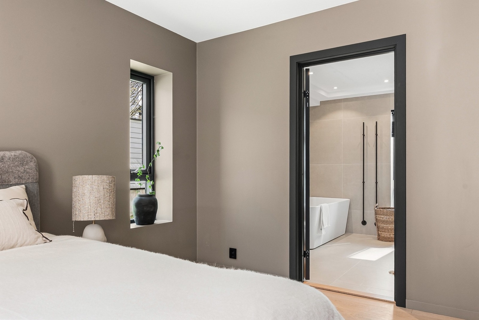En suite-bad. Galleribilde