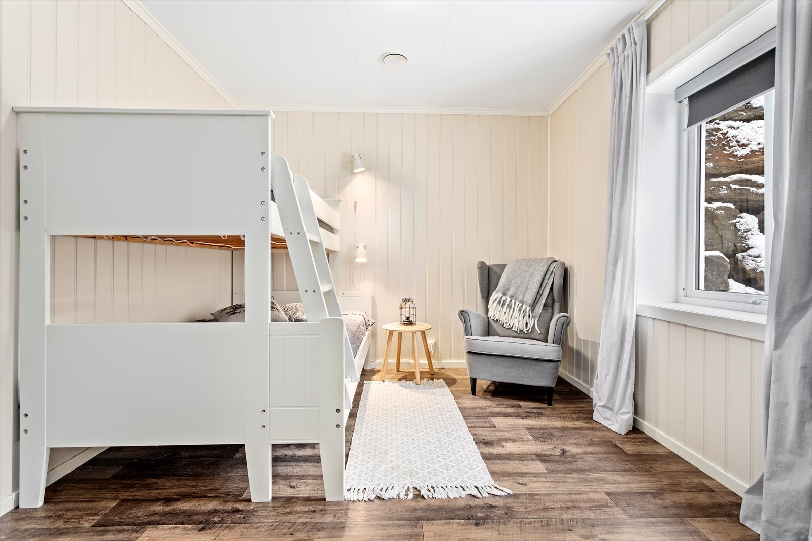 Soverom 2 egnar seg fint om barne- eller gjesterom. Galleribilde