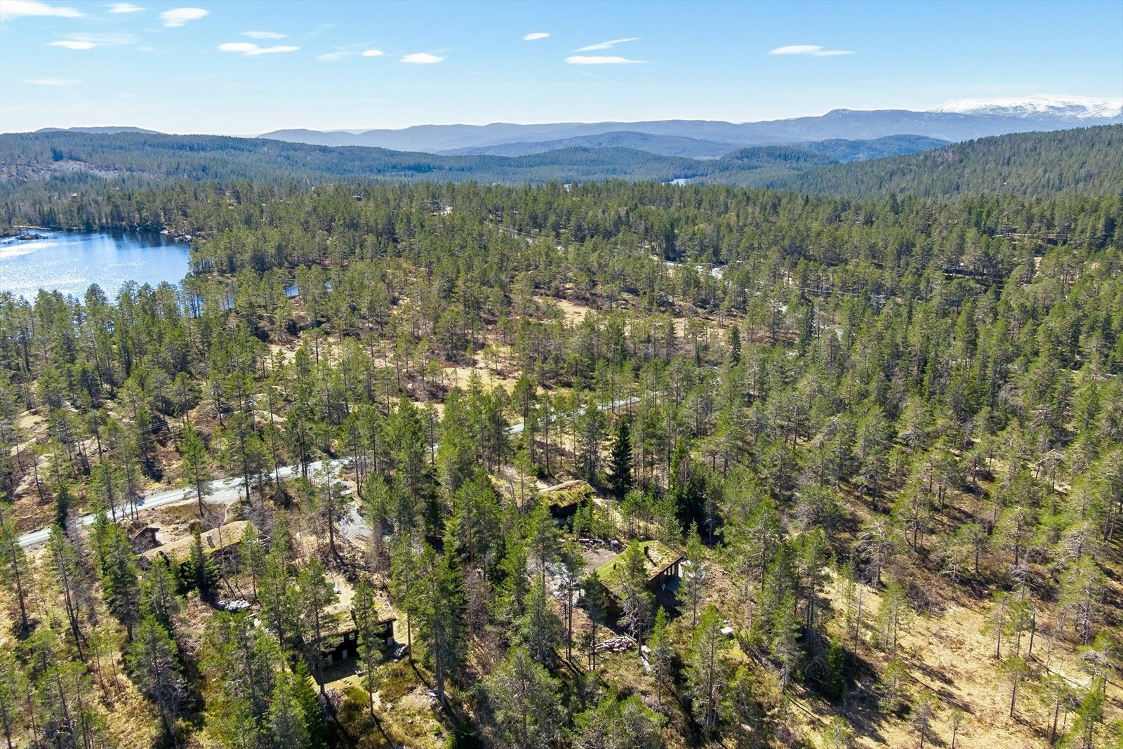 Området byr på et rikt friluftsliv sommer som vinter, med nærhet til flere vann. Galleribilde