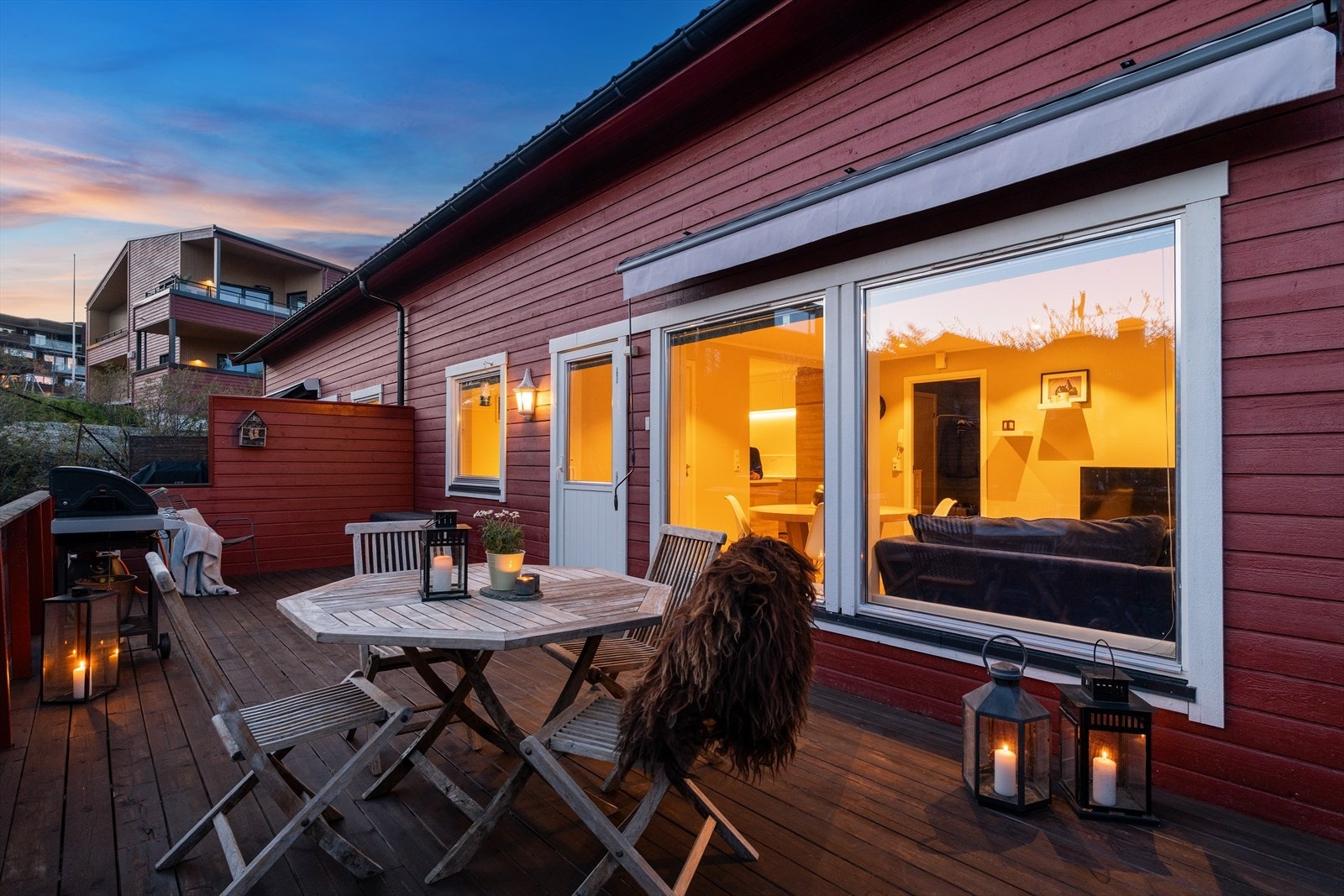 Fra stuen har du tilgang til egen vest-vendt terrasse på 28,5m². Galleribilde