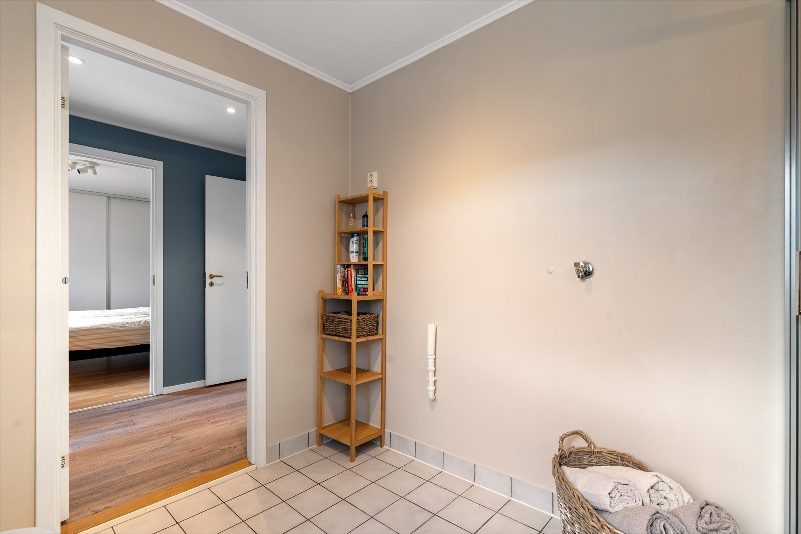 Det er også opplegg for vaskemaskin på badet. Galleribilde