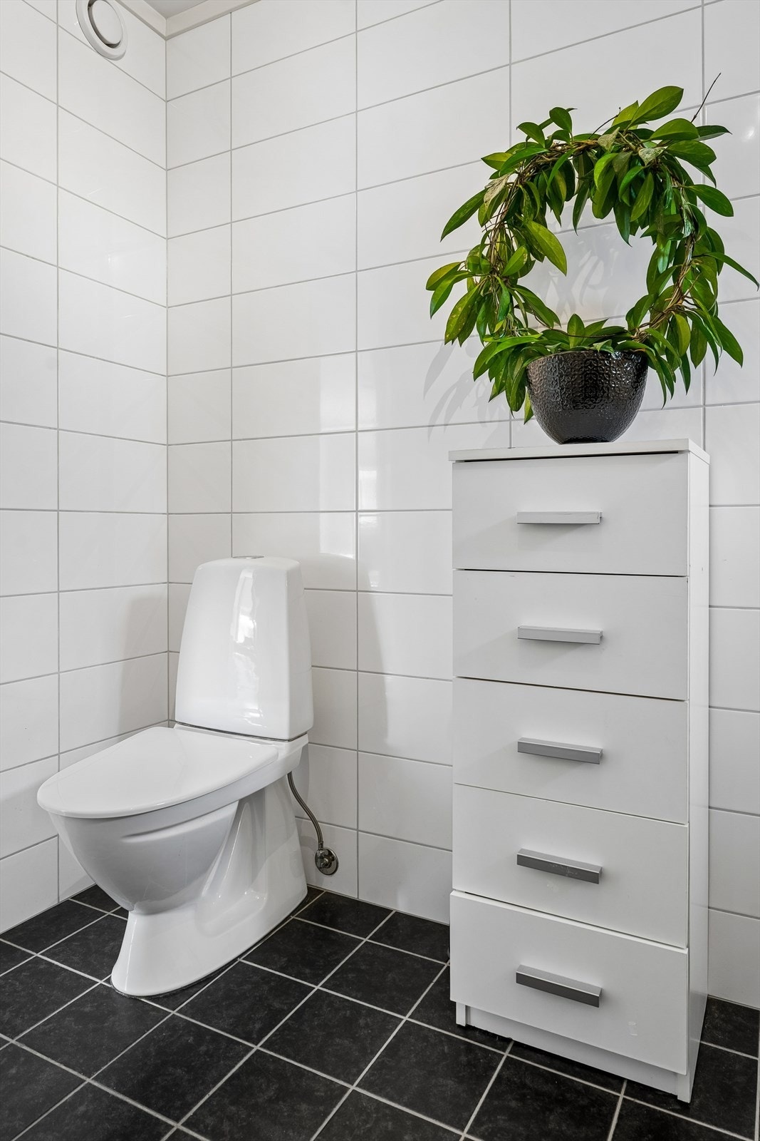 Med varmekablar i golv vert badet ein god stad å starte og avslutte dagen på. Galleribilde