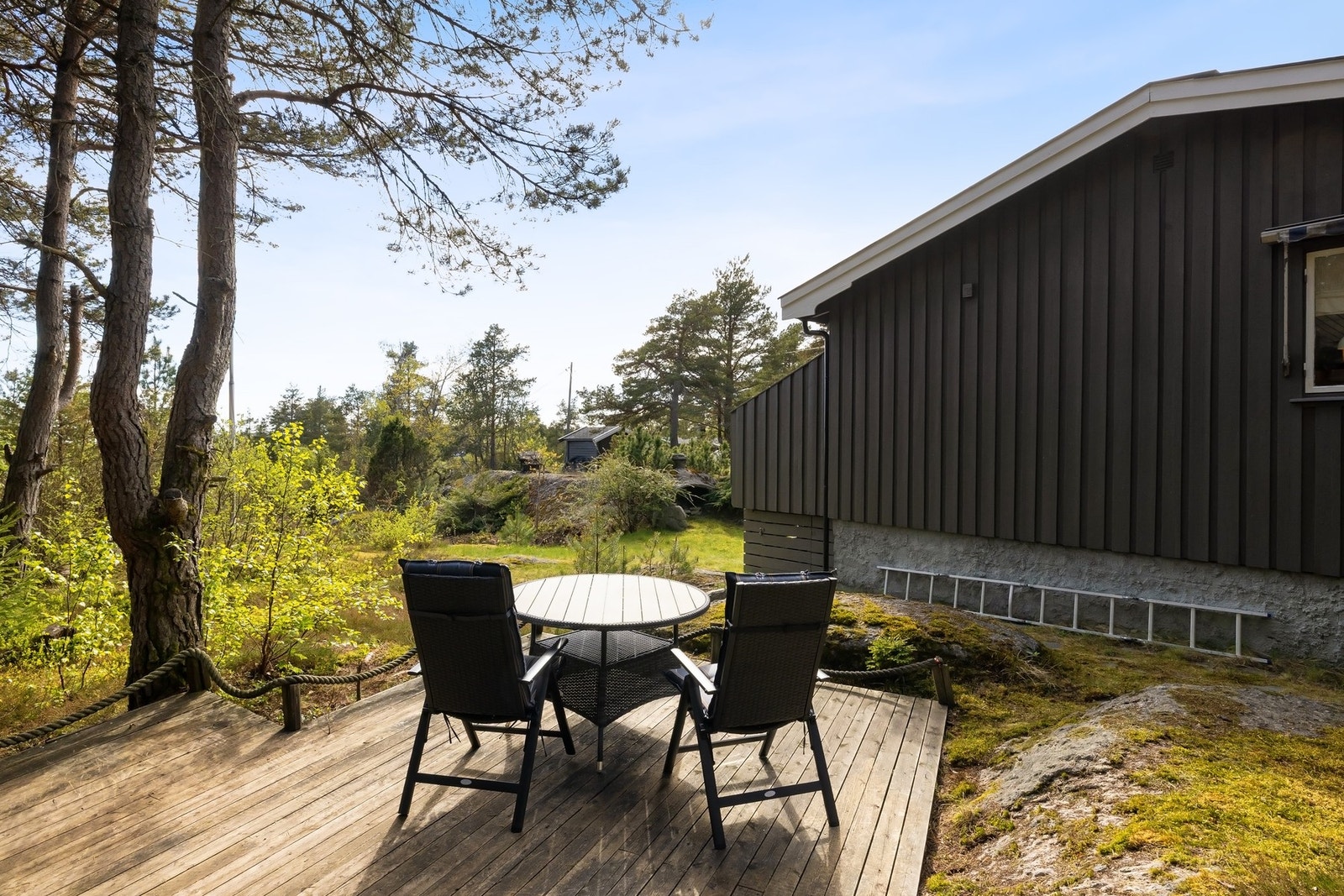 Det er opparbeidet flere uteplasser på eiendommen Galleribilde