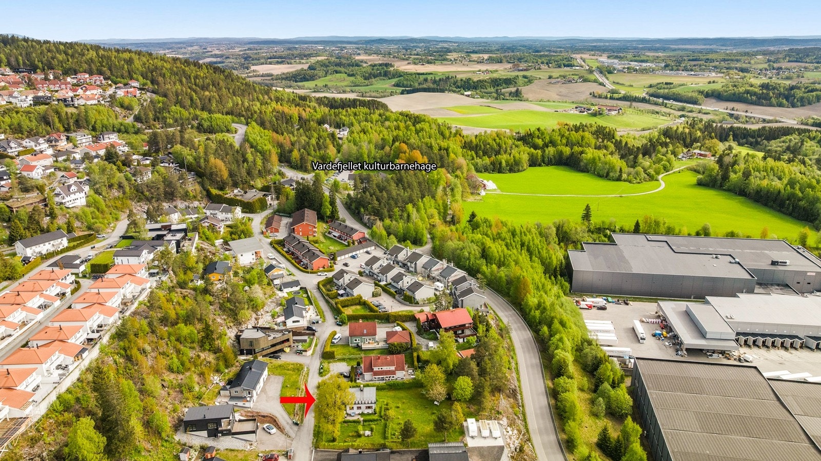 Vardefjellet kulturbarnehage ligger i gangavstand fra boligen. Galleribilde