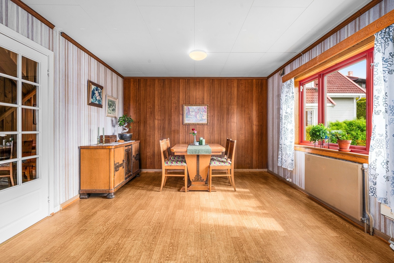 Rommet har en takhøyde på 236 cm. Galleribilde