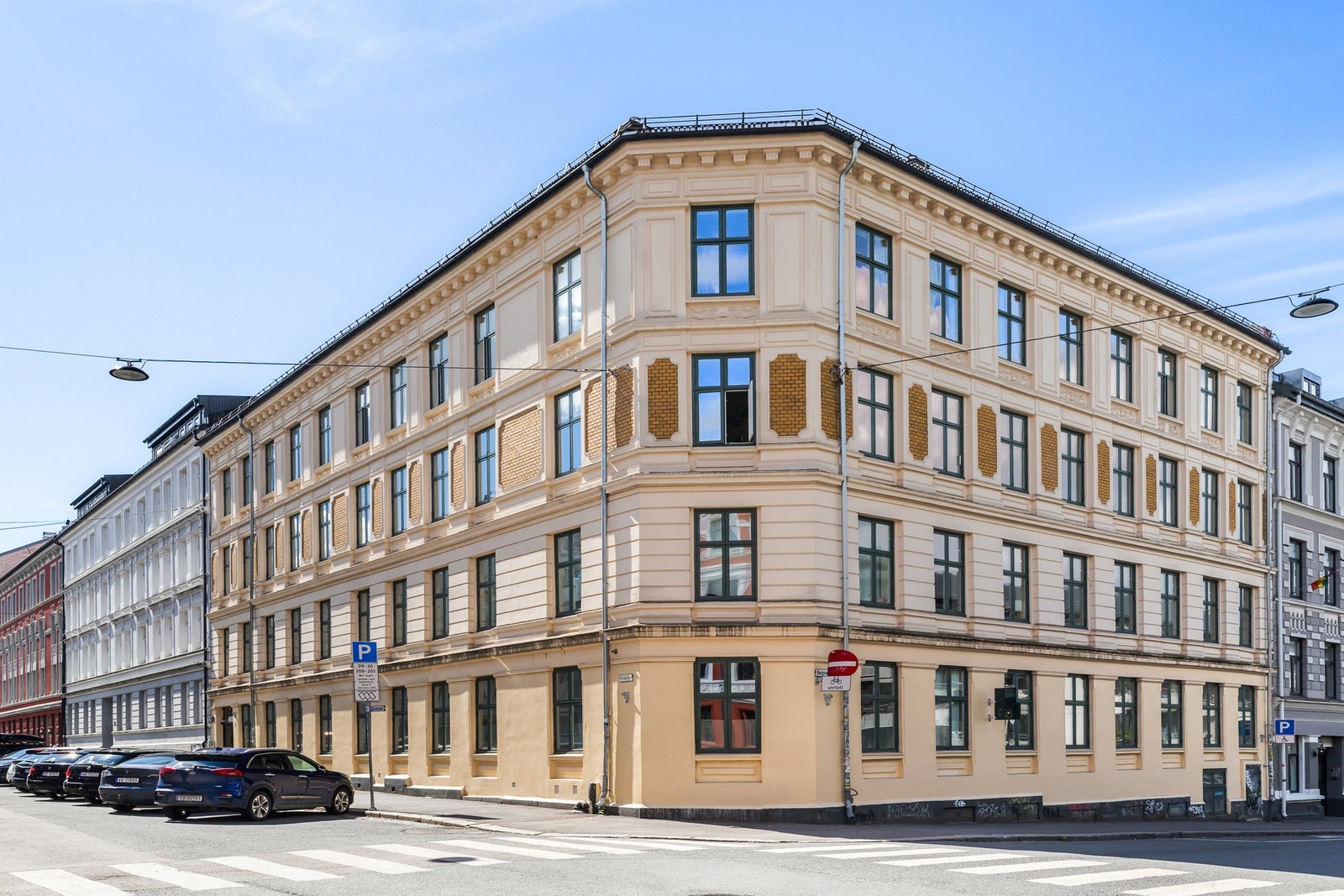 Her bor du i en klassisk bygård i et av Oslos mest sjarmerende områder. Galleribilde