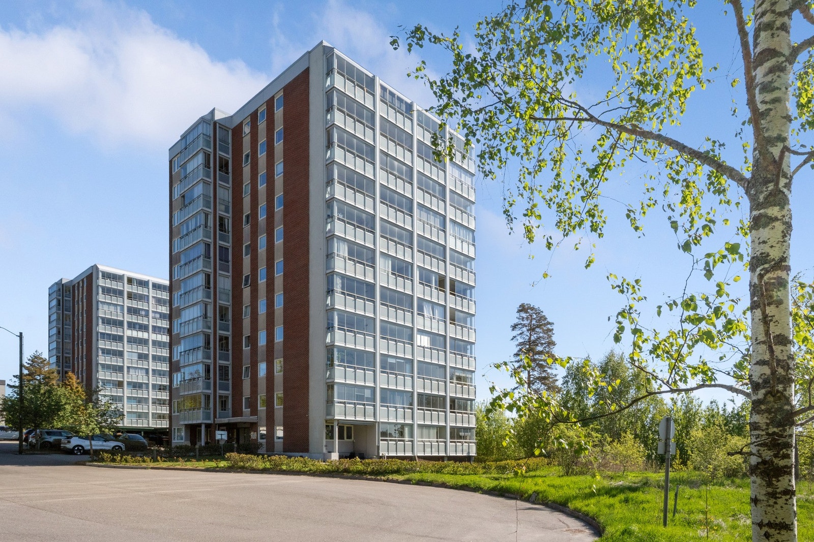 Eiendommen ligger i et attraktivt og veletablert område på ærverdige Solvang, med et rikt tilbud av fasiliteter i umiddelbar nærhet. Galleribilde