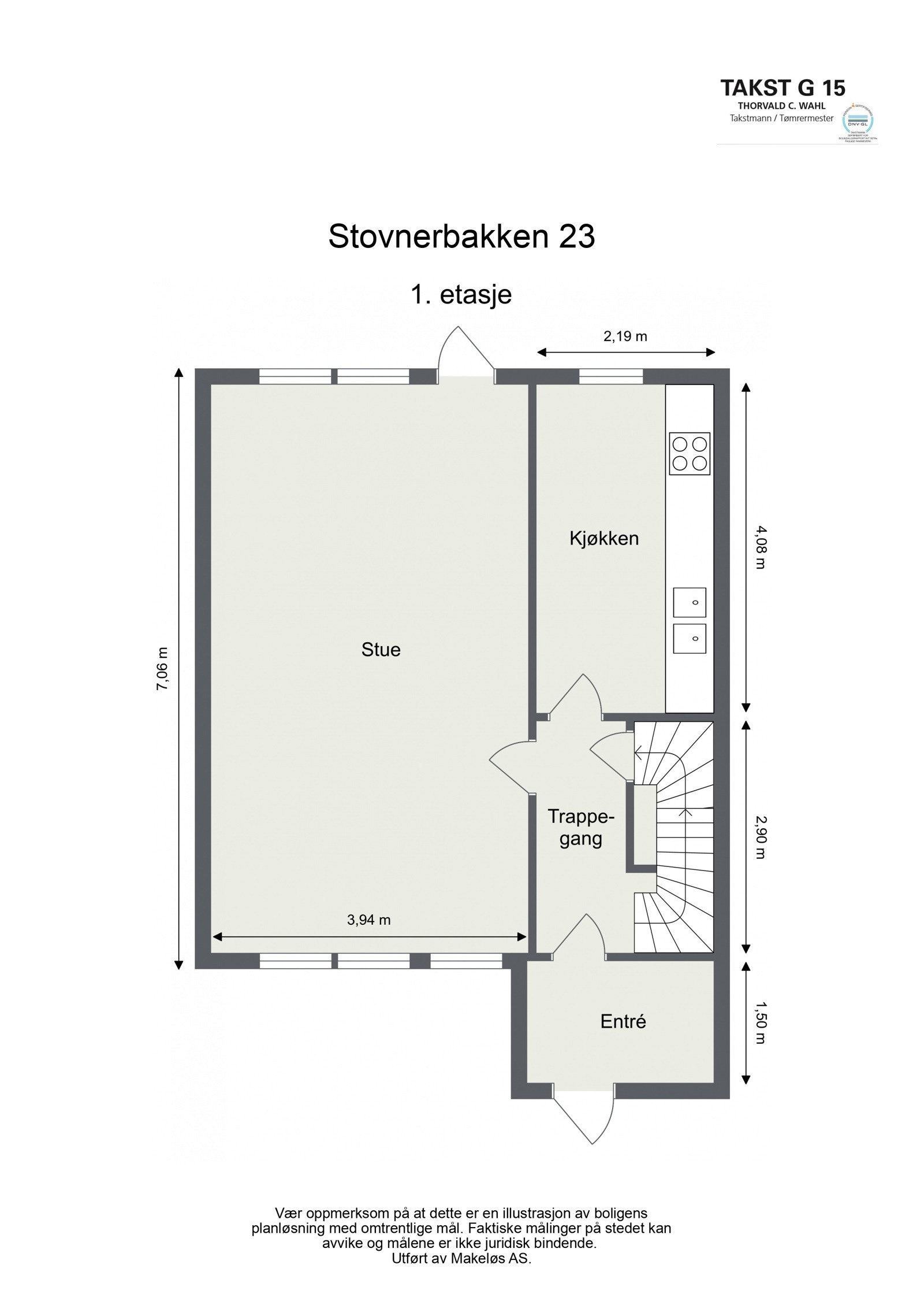 Hovedetasjen med vindfant, trappegang, kjøkken og stue. Utgang til hage fra stuen. Galleribilde