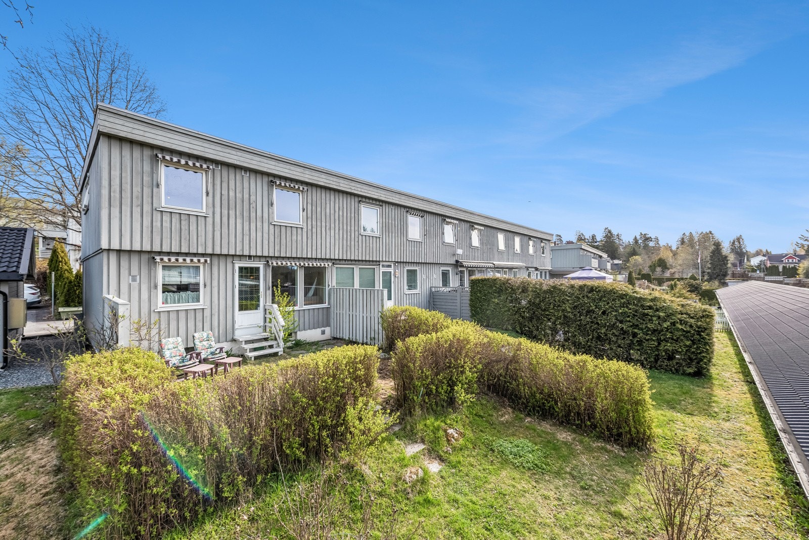 OBOS eiendomsmeglere - Kalbakken Gamle Stovner - Familiebolig. - Barnevennlig enderekkehus over 3 plan. Garasje med mulighet for elbillader.