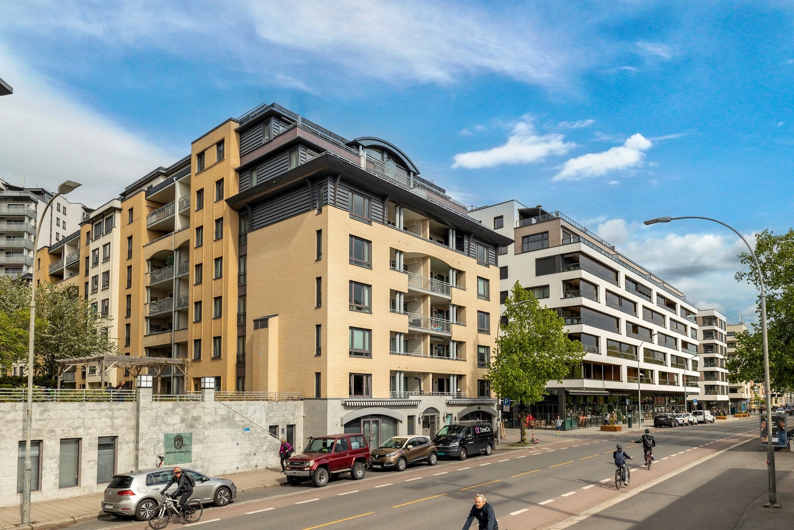 Området har et mangfold av spennende restaurantopplevelser og en liten spasertur unna finner du blant annet Colosseum kino, Frognerparken og Bogstadveien Galleribilde